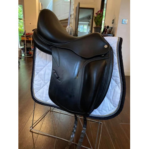 Selle de dressage CWD