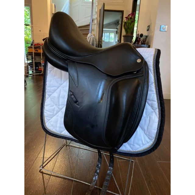 Selle de dressage CWD