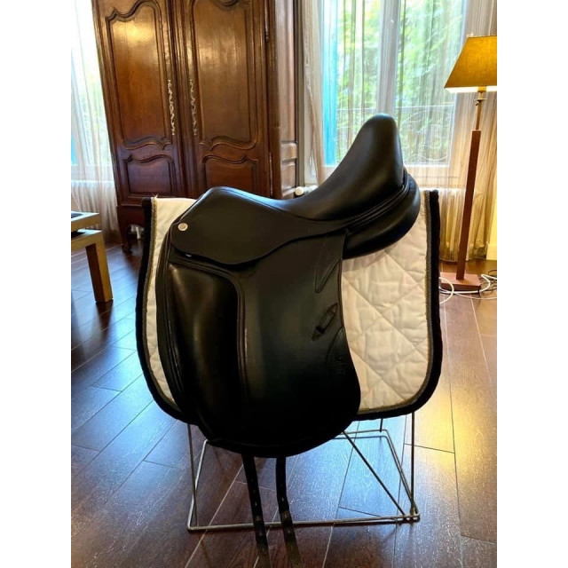 Selle de dressage CWD