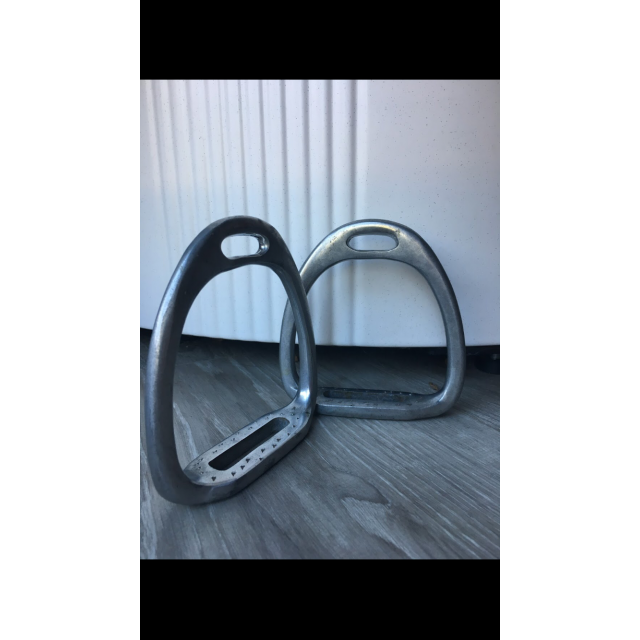 Étriers aluminium enfant