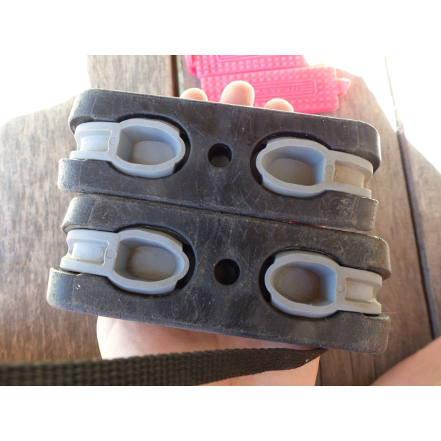 Etrier compositi avec deux plancher