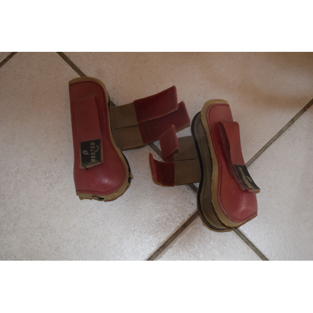 guetres rouges pour poney