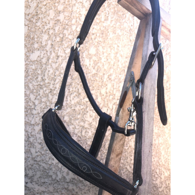 Licol cuir + moumoute