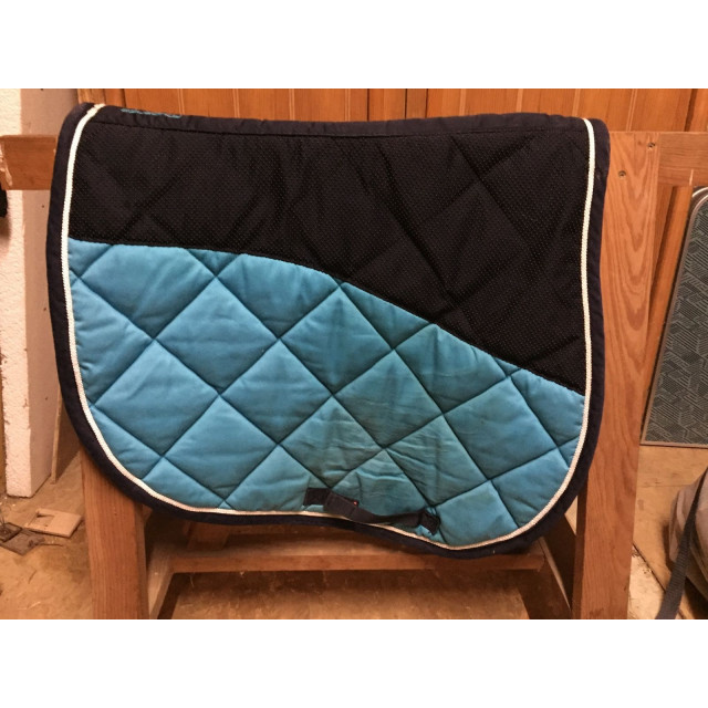 tapis fouganza  bleu turquoise en trés bonne ètat