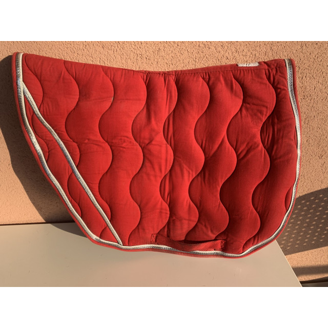 Tapis rouge coupé sport