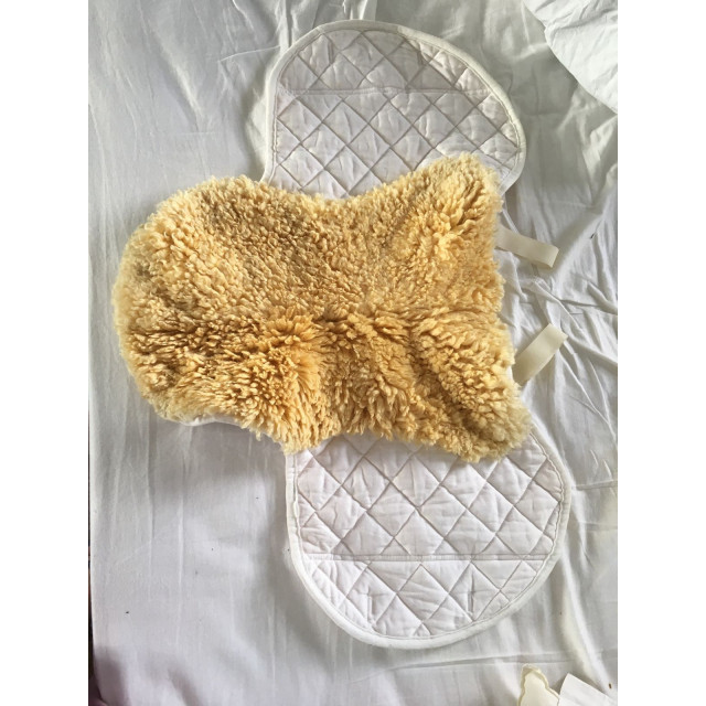 Amortisseur Christ blanc en mouton véritable