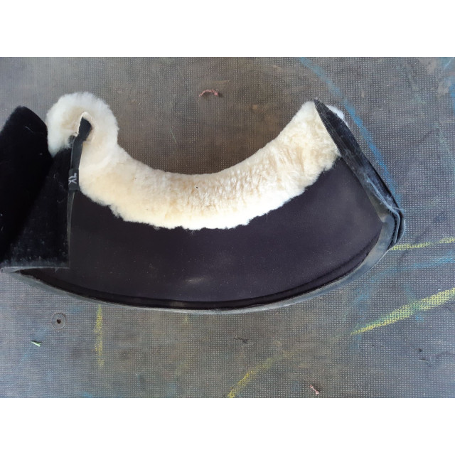 Cloches en fourrure d'agneau très bon état