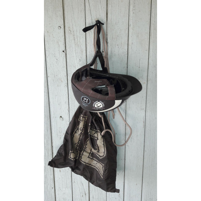 CASQUE AVEC SACS DE PROTECTION