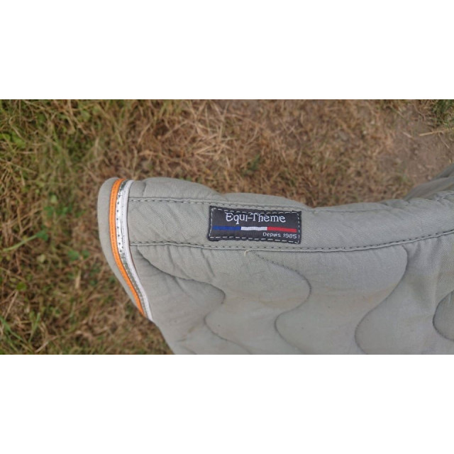 Tapis de selle coupé equi-thème