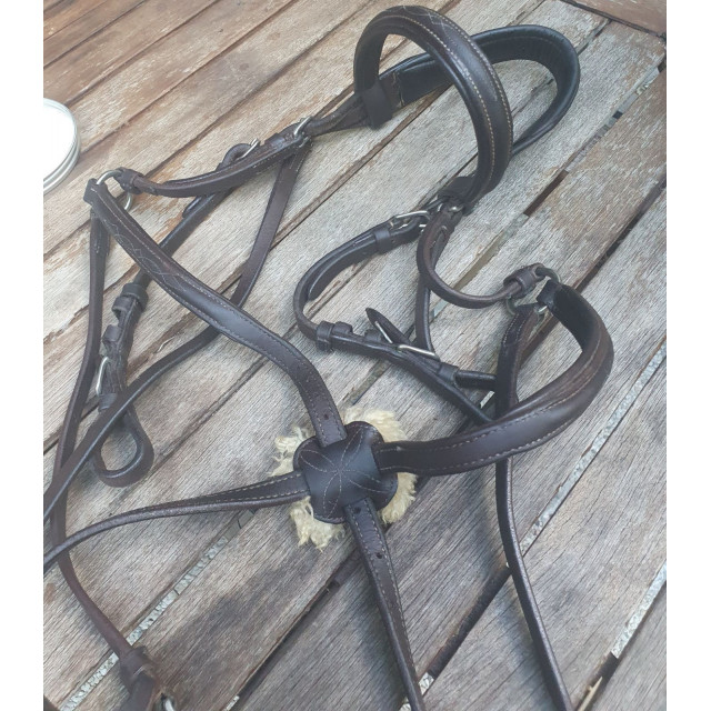 filet muserolle croisée  marron avec moumoute taille COB