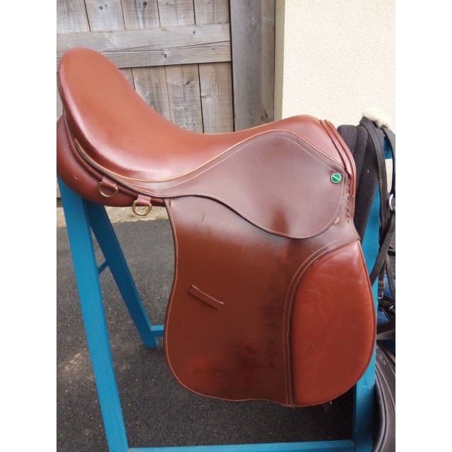 selle Norton 18 pouces avec équipements