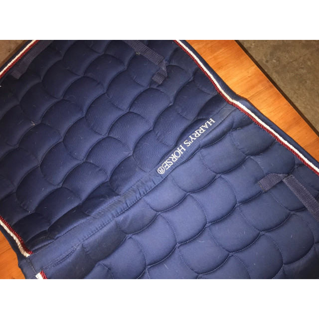 tapis bleu marine