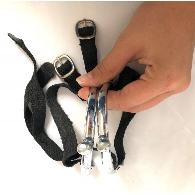 Éperons embout rond  lanières synthétiques