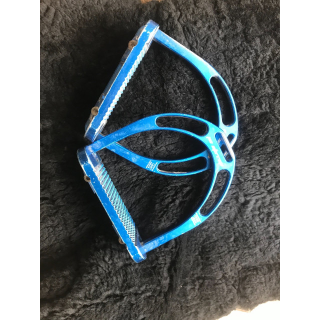 Étrier jin stirrup