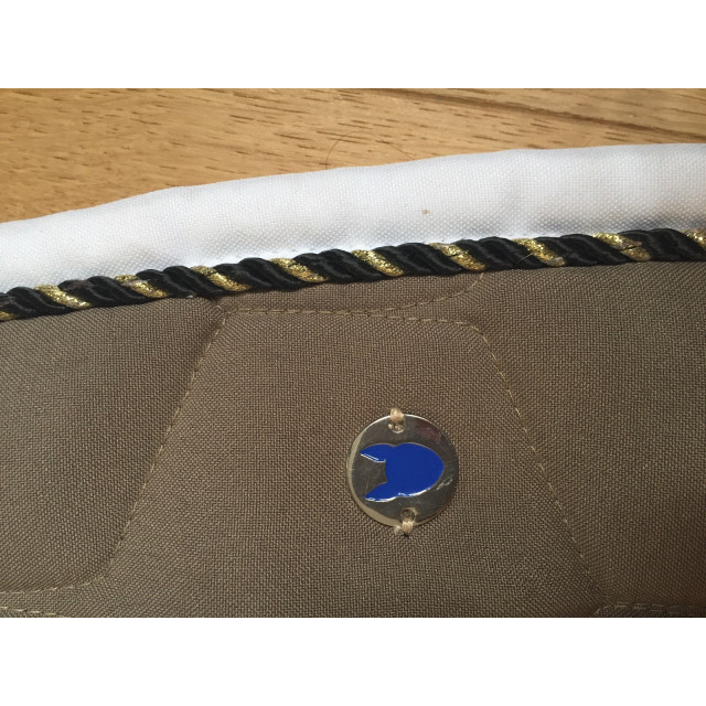 Tapis taupe Equidées