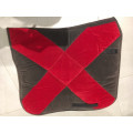 Tapis de dressage HKM gris et rouge velours