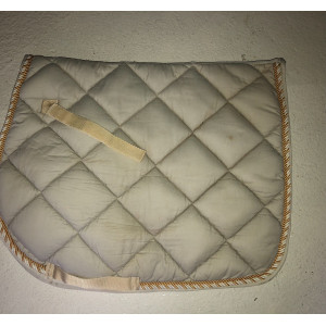 Tapis beige et doré