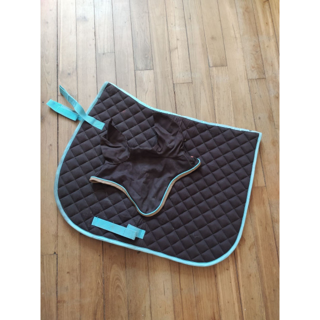 Ensemble tapis / bonnet marron et bleu ciel