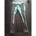 Pantalon gris et bleu décathlon 14 ans