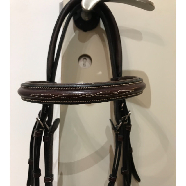 Filet muserolle croisée cuir