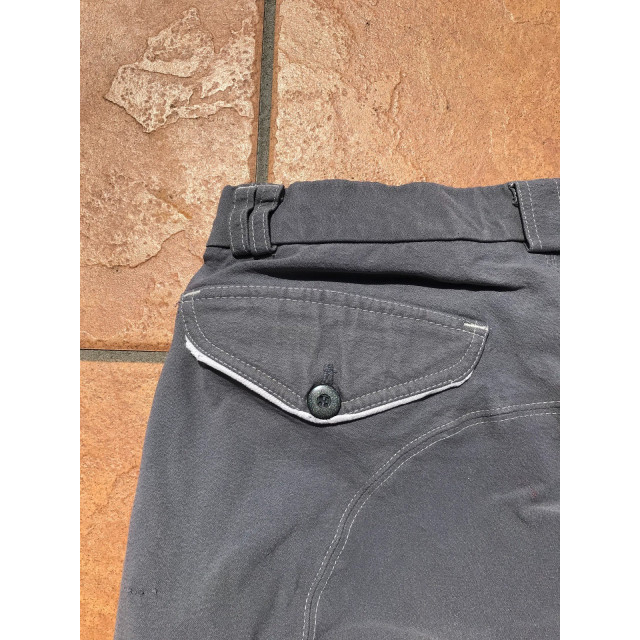 Pantalon gris, komutekir