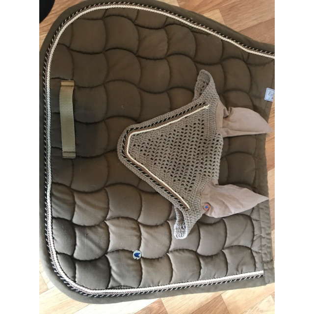 Ensemble tapis/bonnet