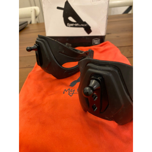 Éperon flex on noir