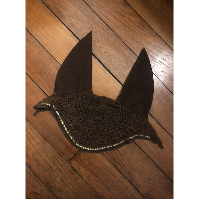 Bonnet marron, liseret doré