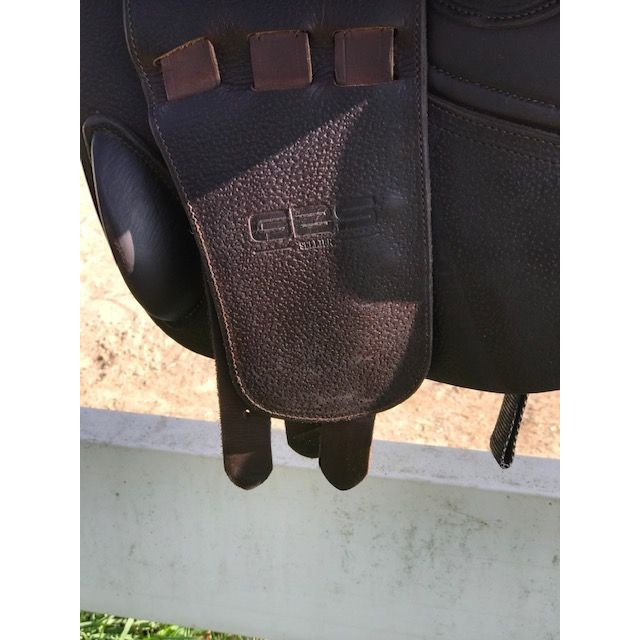 Selle d'obstacle GBS - siège semi-creux