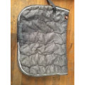 TAPIS GRIS LEGEREMENT SATINE