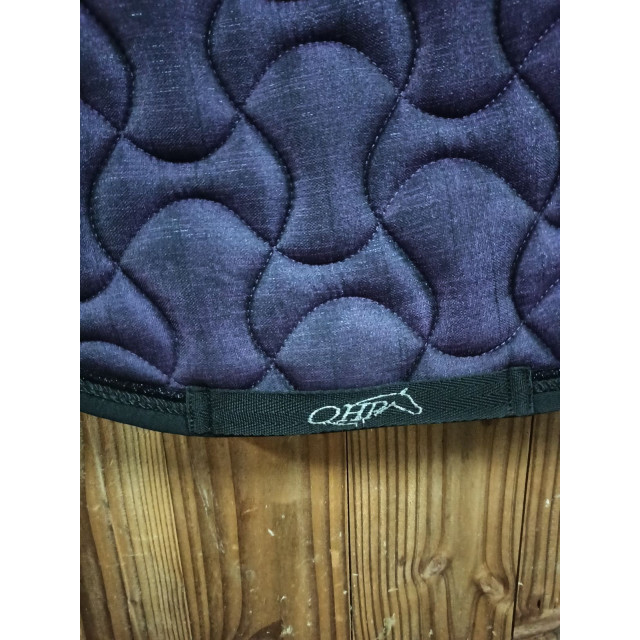Tapis neuf violet métallique et noir