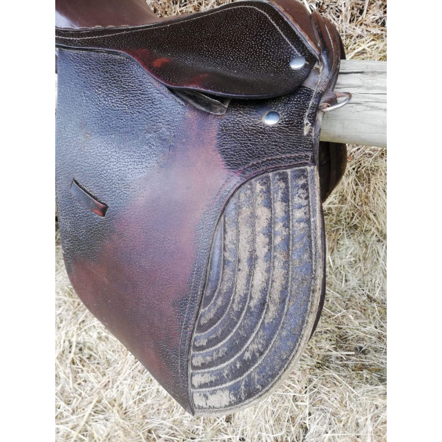 Selle anglaise en cuir