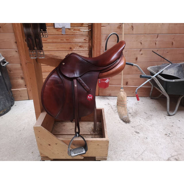 Selle Meyer 2016 taille 17