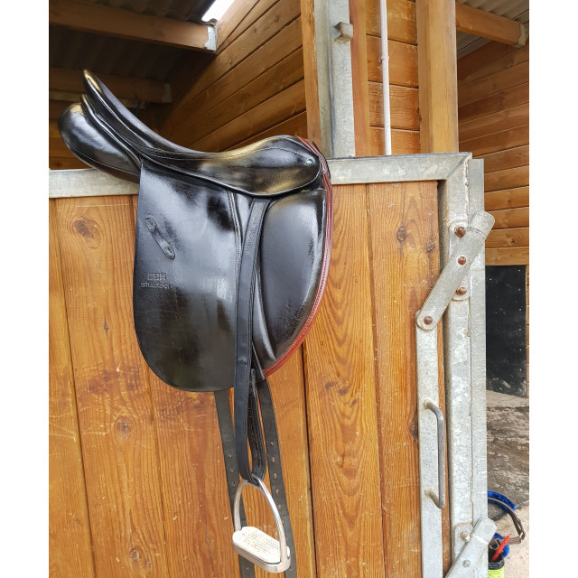 Selle de dressage stübben en cuir