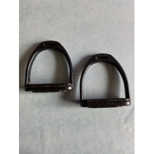 étriers CARBONE légers noirs bon état