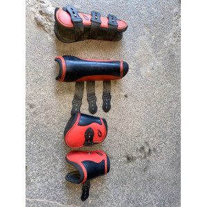 Ensemble guetre et protège boulet rouge norton competion