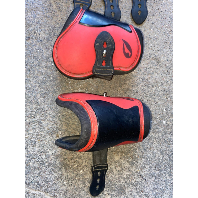 Ensemble guetre et protège boulet rouge norton competion