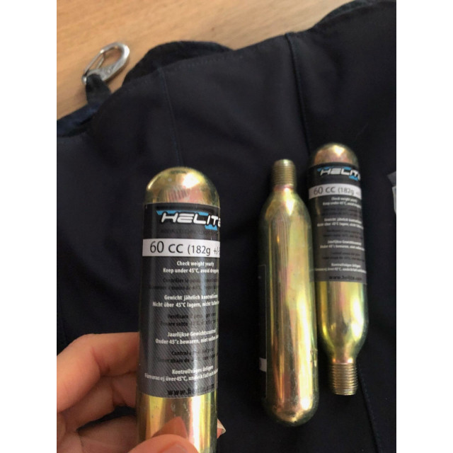 AirBag Zip'In Helite + une veste Oscar et Gabrielle manche longue + une veste Oscar et Gabrielle manche courte + 4 cartouches