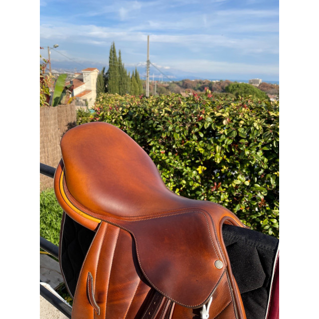 Selle Butet doublée veau taille 17.