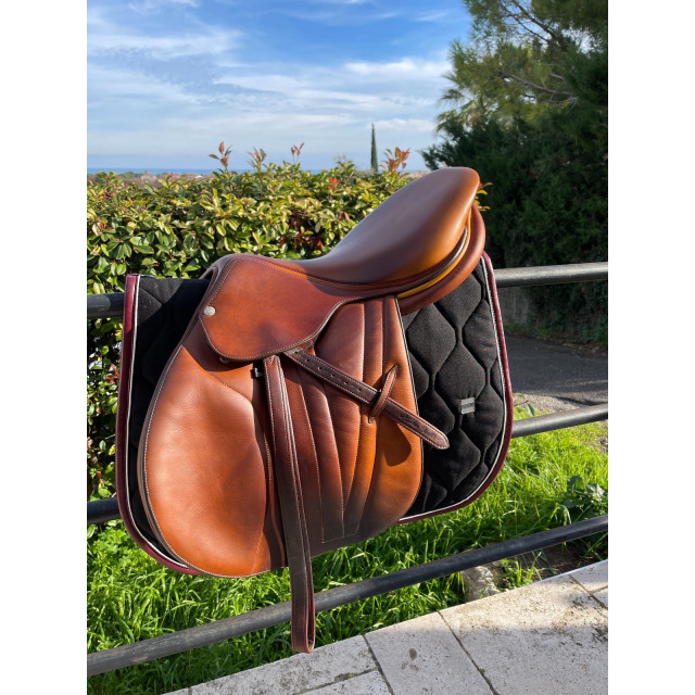 Selle Butet doublée veau taille 17.