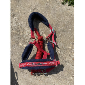 Licol rouge et bleue marine