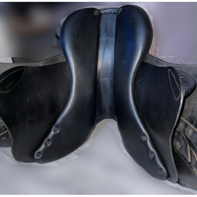 Selle mixte fleur de lys 17pouces