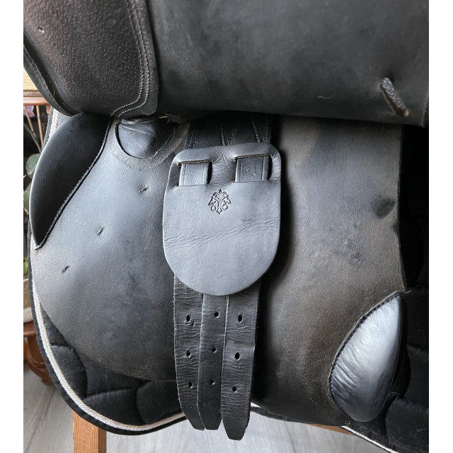 Selle mixte fleur de lys 17pouces
