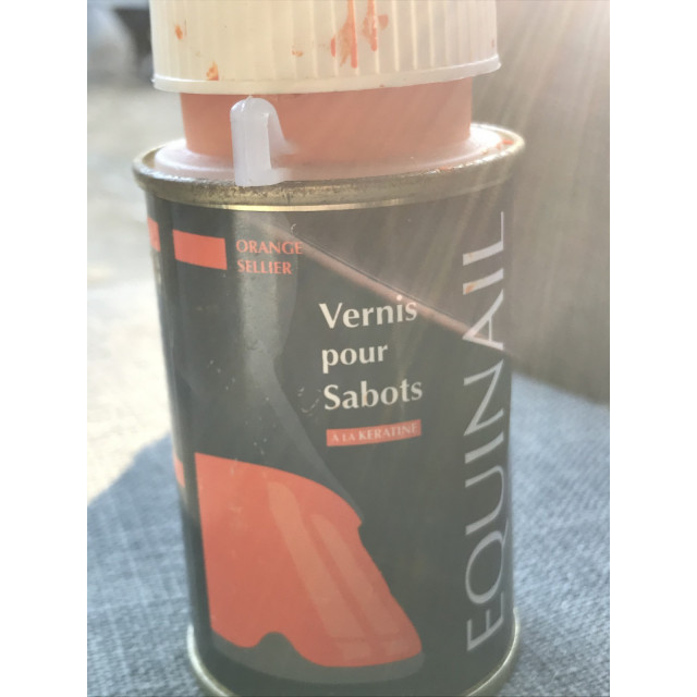vernis orange pour sabot