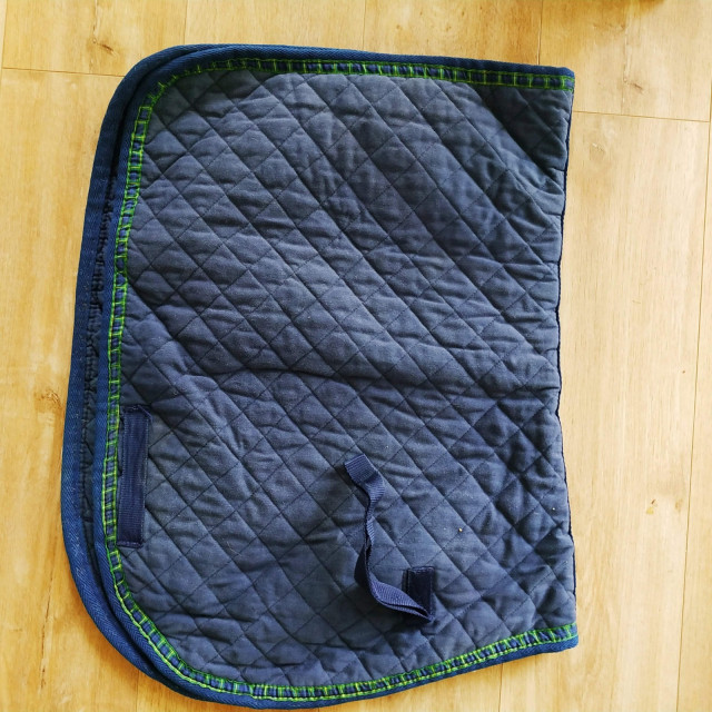 Tapis bleu marine cheval