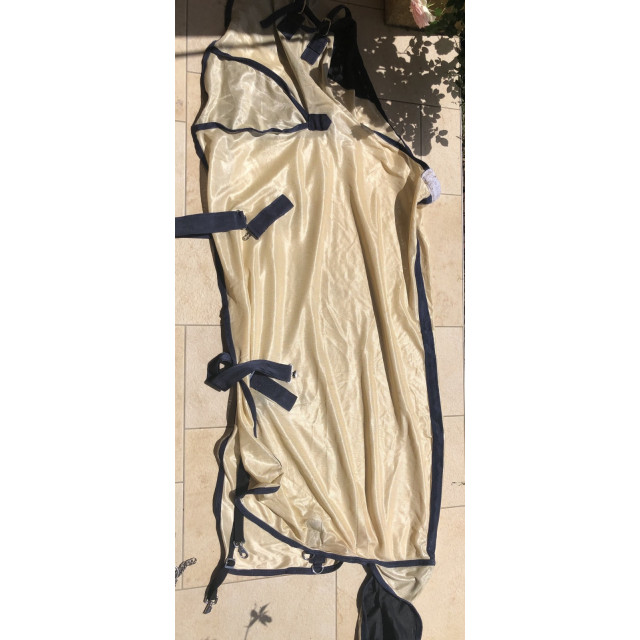 Couverture anti-mouche