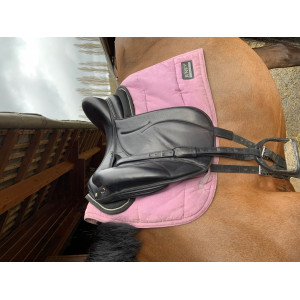 Selle de dressage devoucoux