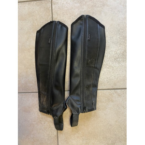 Chaps noires en synthétique