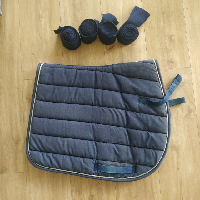 Lot tapis et bandes bleu marine taille poney