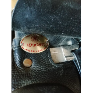 Selle dressage noir 17"